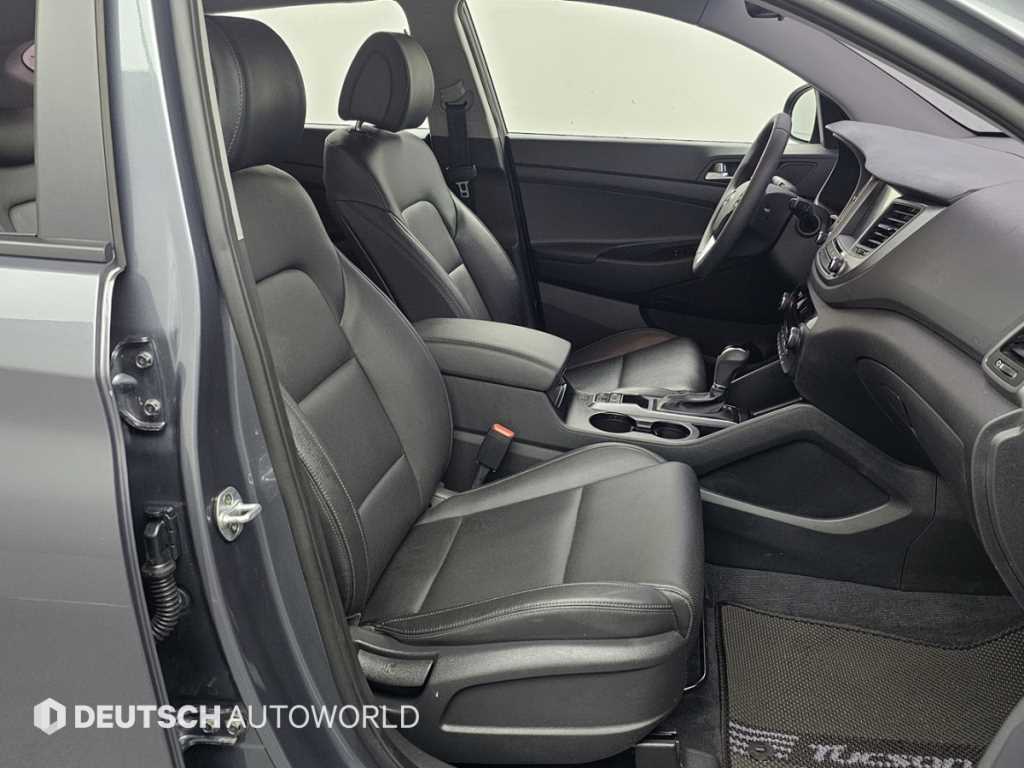 HYUNDAI Tucson - Vista 10