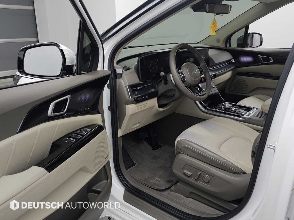 KIA Carnival - Vista 11