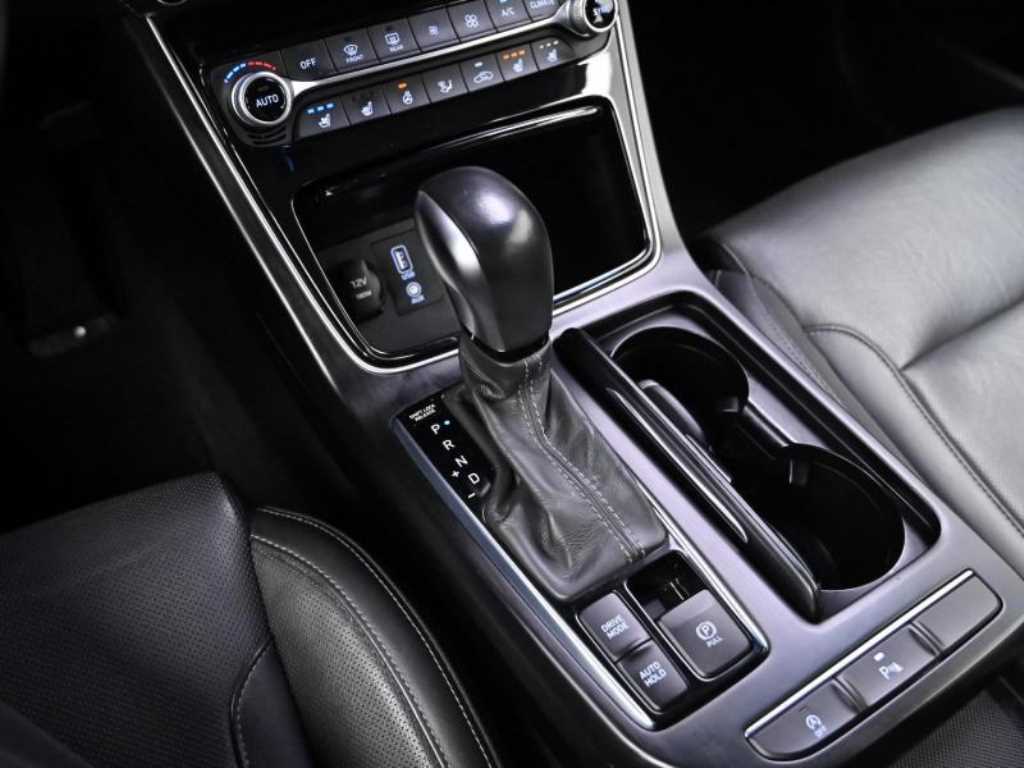 HYUNDAI Grandeur - Vista 9