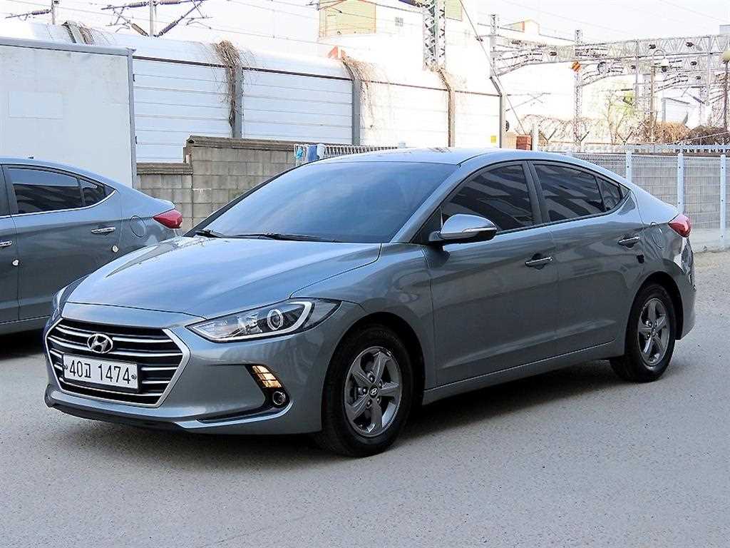 HYUNDAI Avante - Vista 2