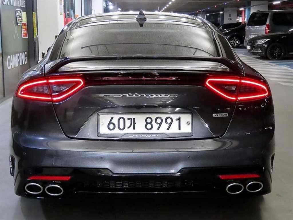 KIA Stinger - Vista 5