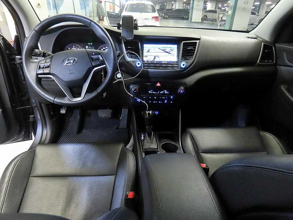 HYUNDAI Tucson - Vista 10