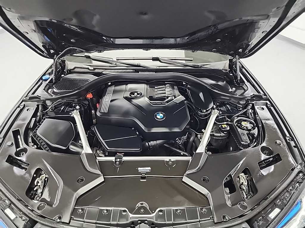 BMW 5 Series - Vista 5