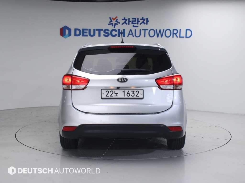 KIA Carens - Vista 4