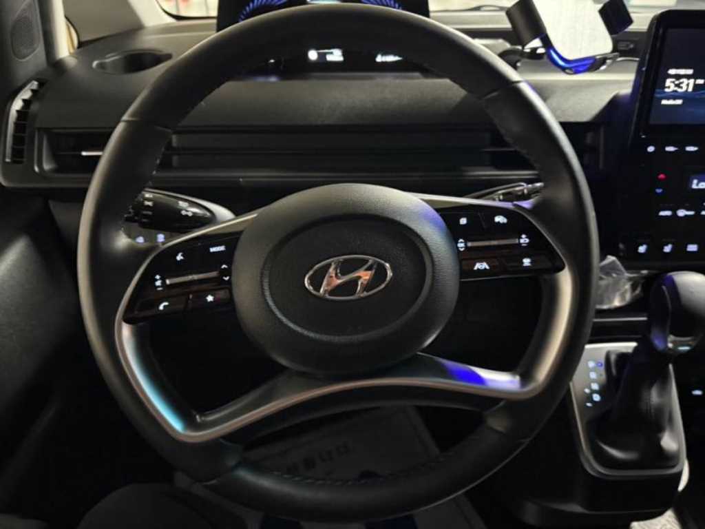 HYUNDAI Staria - Vista 7