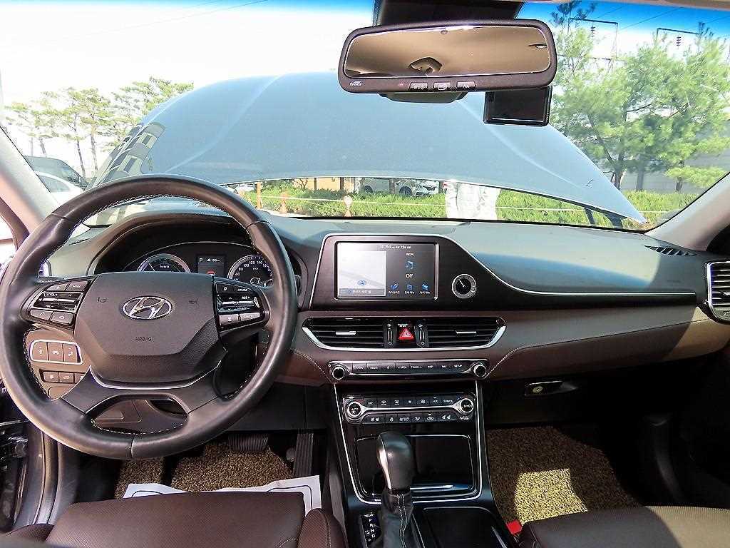 HYUNDAI Grandeur - Vista 7