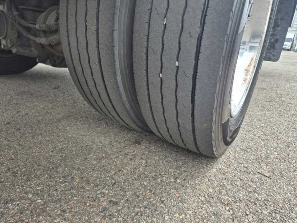 medium and large cargo truck - Vista 10