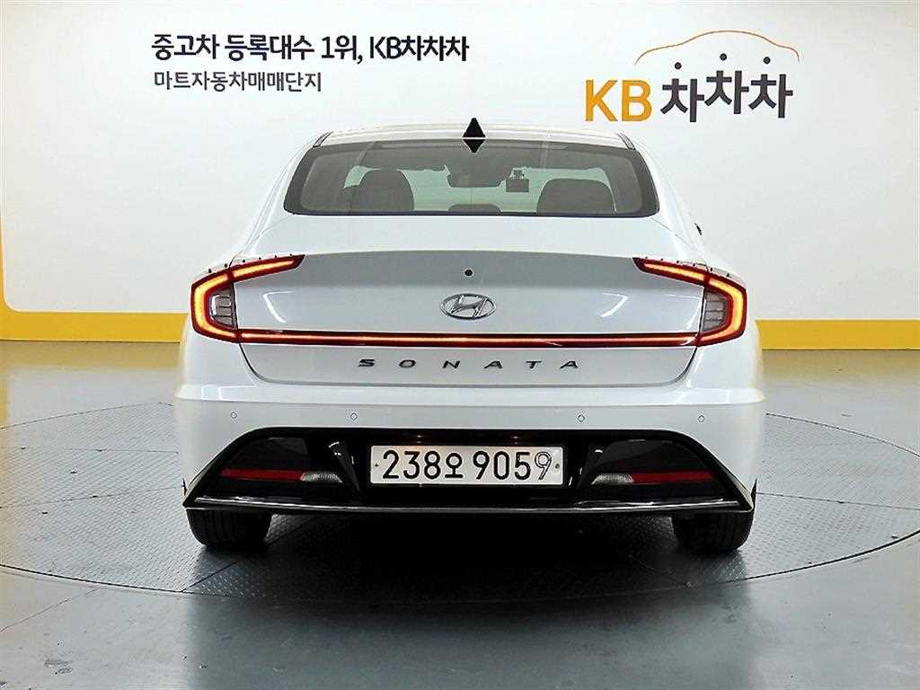 HYUNDAI Sonata - Vista 3