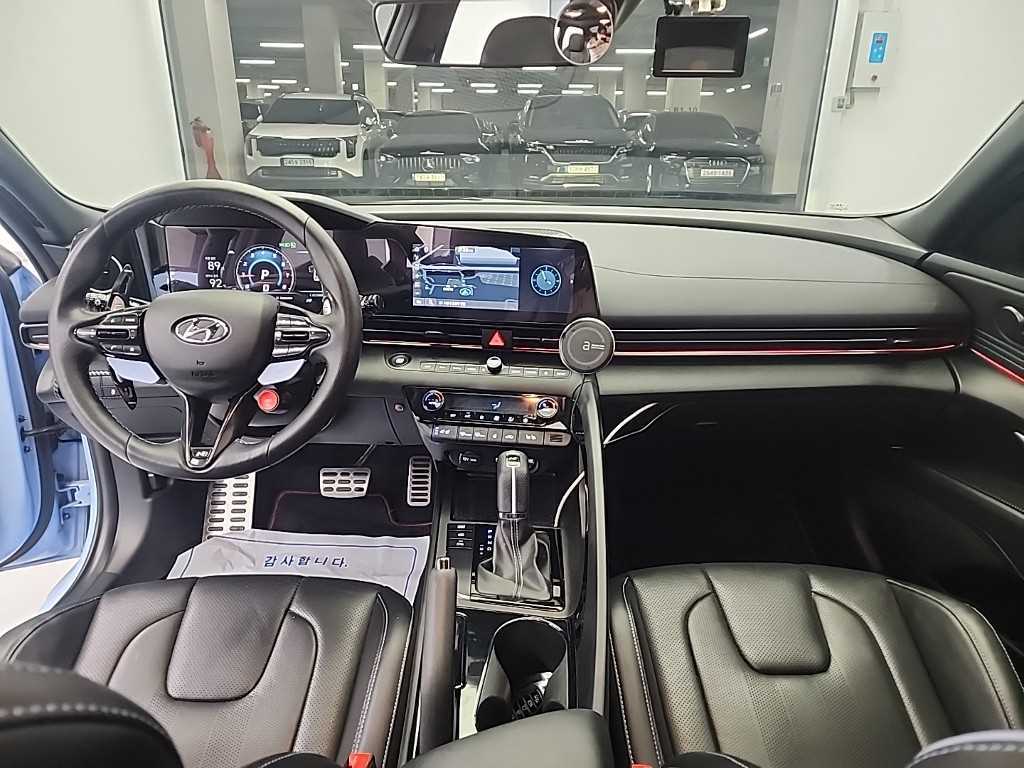 HYUNDAI Avante - Vista 7