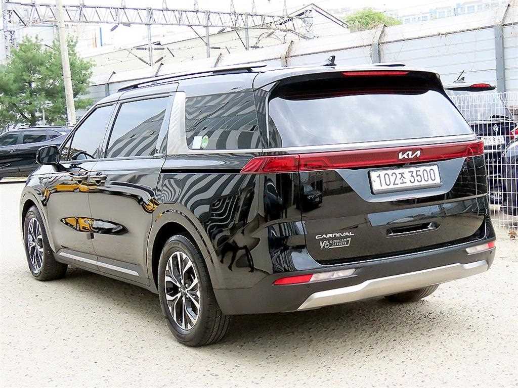 KIA Carnival - Vista 2