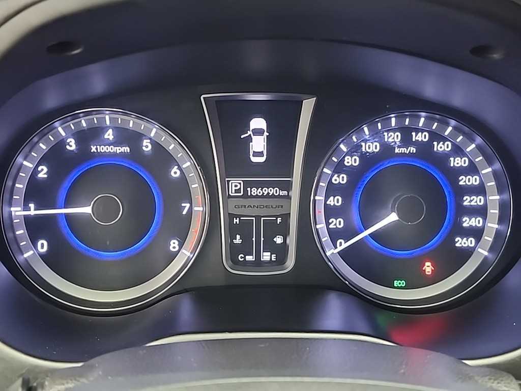 HYUNDAI Grandeur - Vista 6