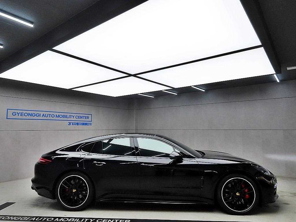 Porsche Panamera - Vista 2