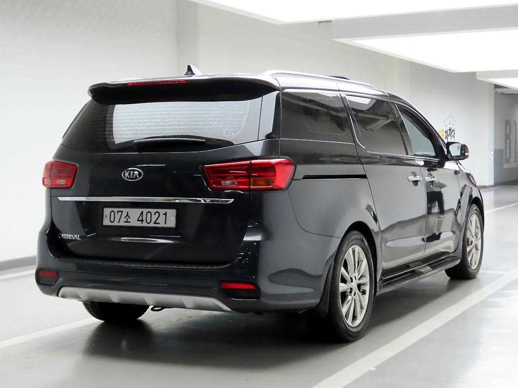 KIA Carnival - Vista 4
