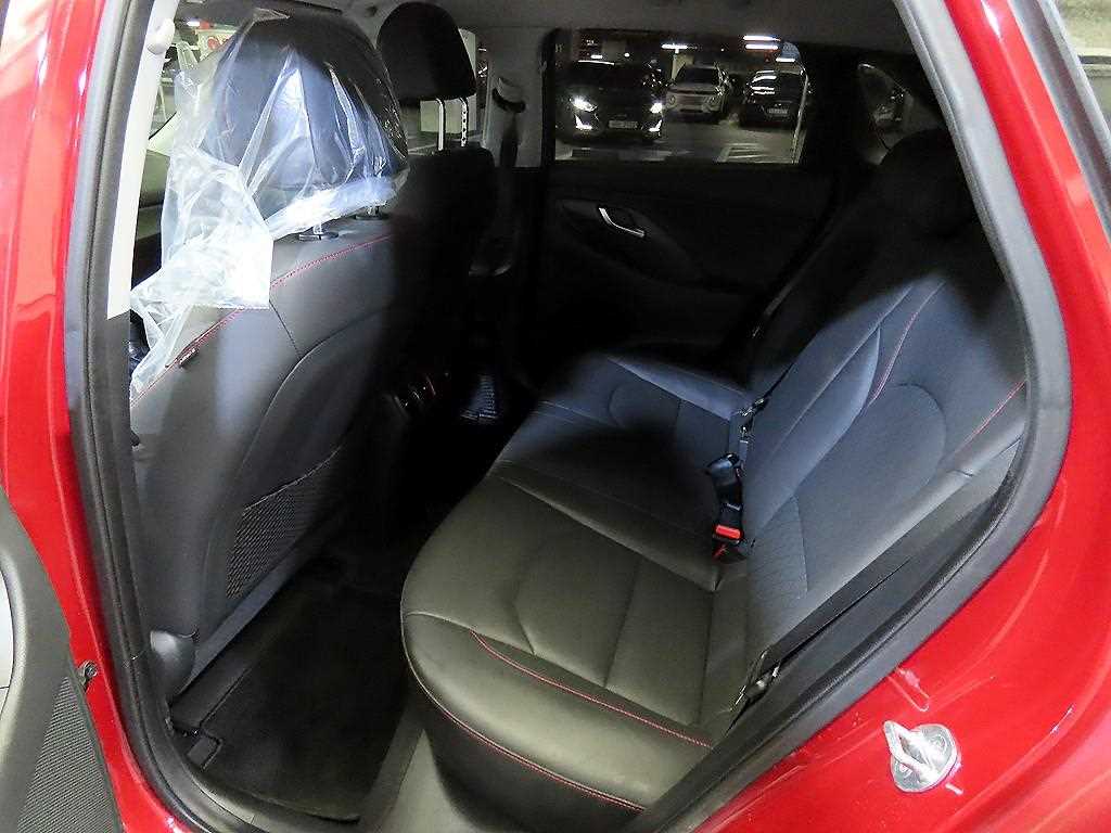 HYUNDAI i30 - Vista 7