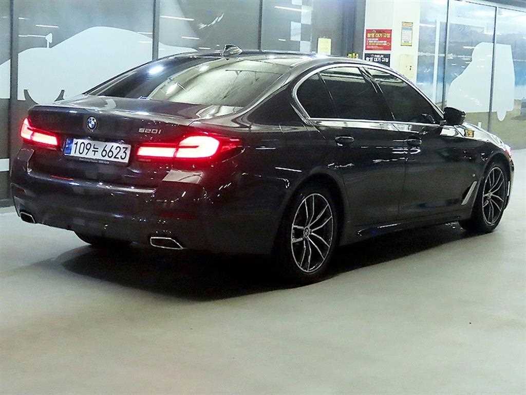 BMW 5 Series - Vista 4