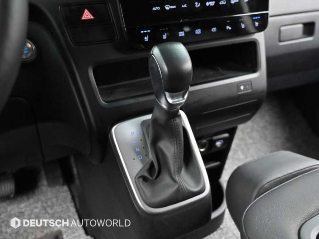 HYUNDAI Staria - Vista 11