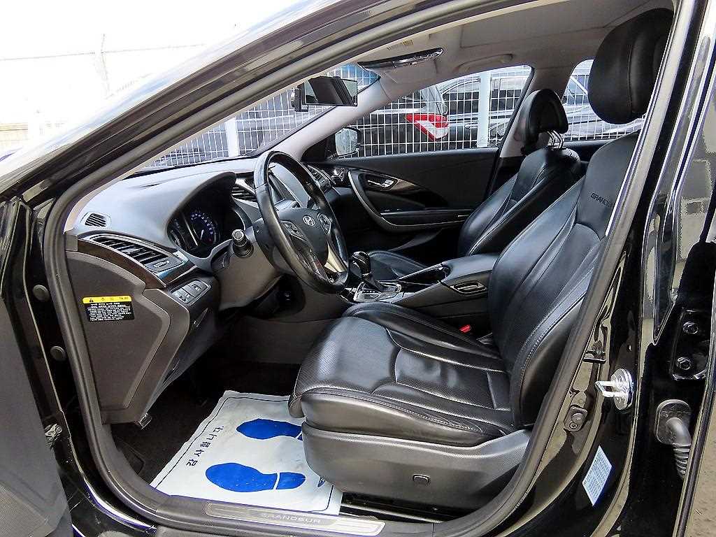 HYUNDAI Grandeur - Vista 5