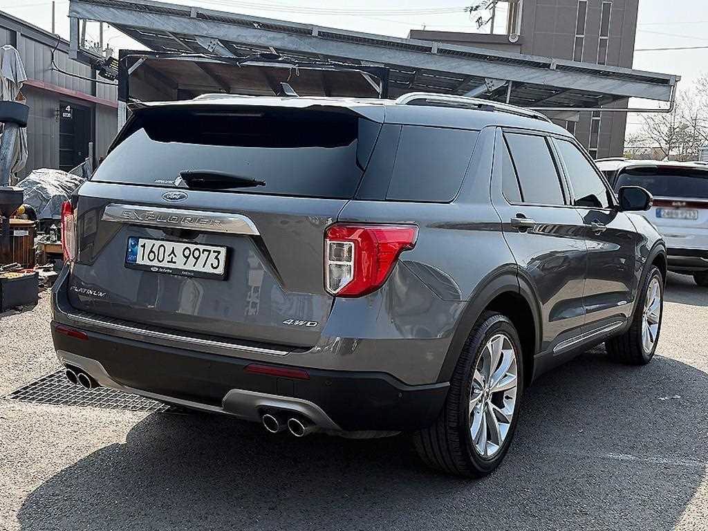 Ford Explorer - Vista 3
