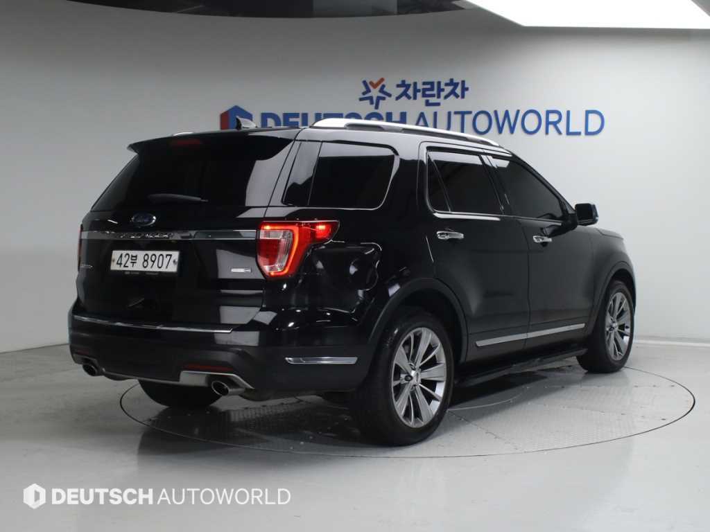 Ford Explorer - Vista 2