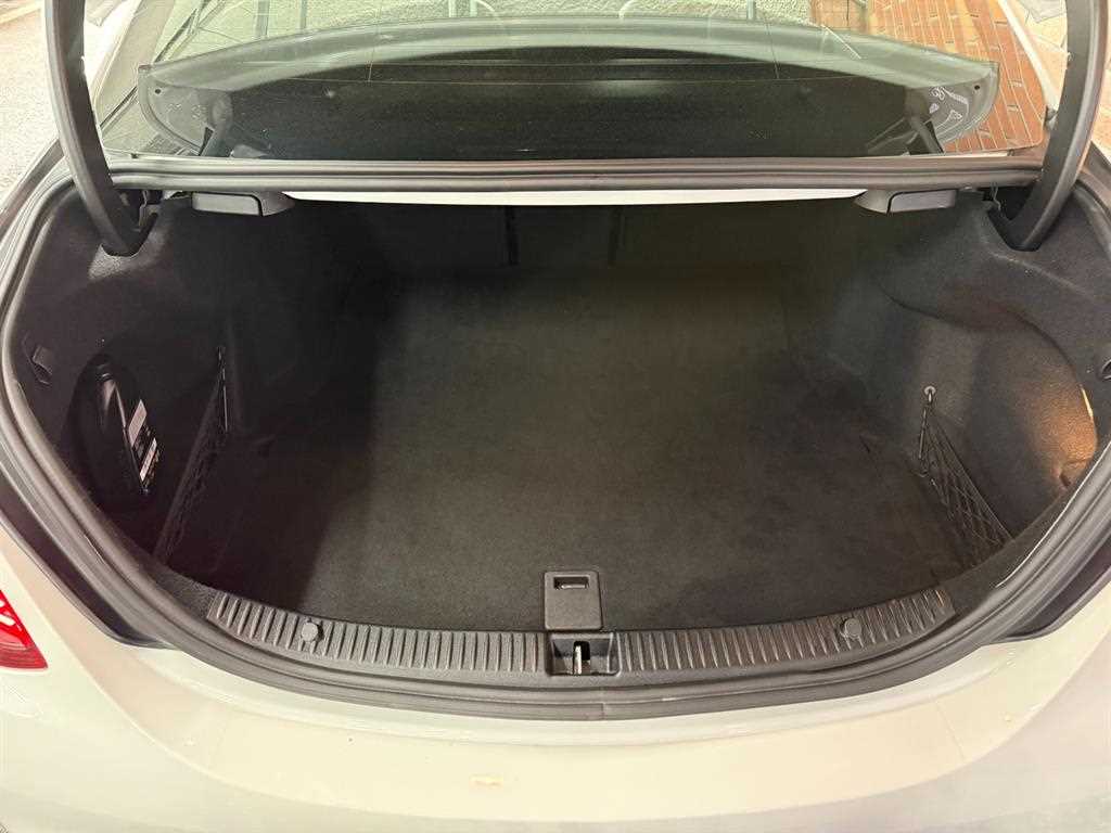 Mercedes Benz C Class 2017 Blanco - Importación desde Corea - HF Imports Iquique - Foto 18