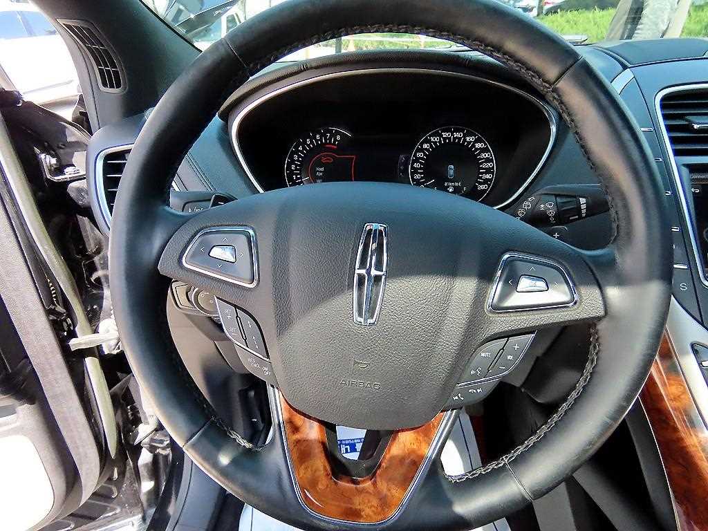 Lincoln MKX - Vista 8