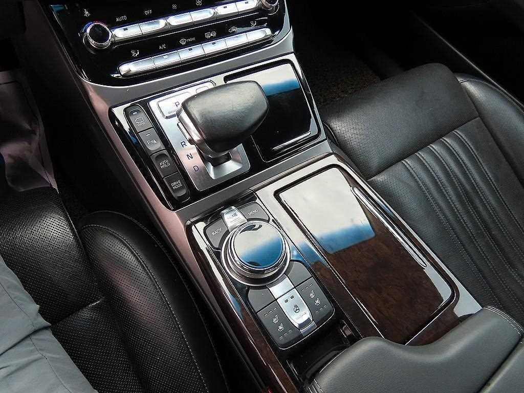 Genesis EQ900 - Vista 11