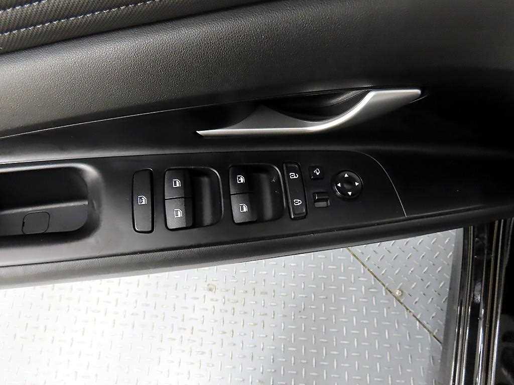 HYUNDAI Avante - Vista 11