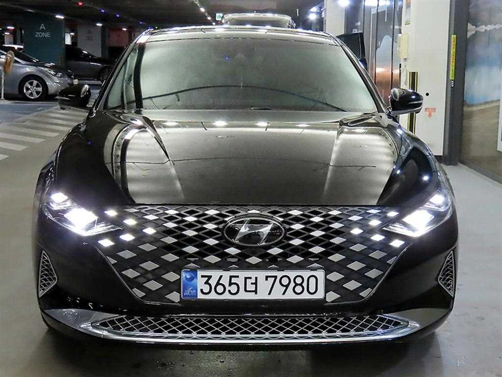 HYUNDAI Grandeur - Vista 2