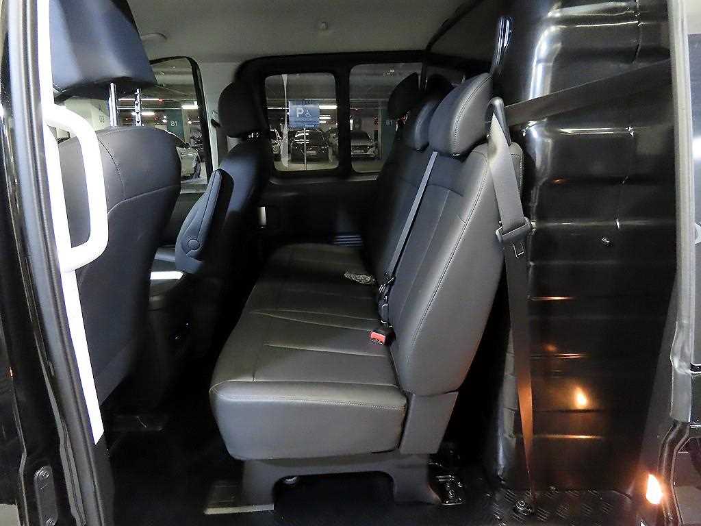 HYUNDAI Staria - Vista 7