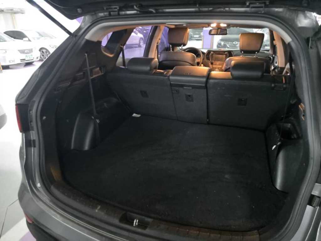 HYUNDAI Santa Fe - Vista 3