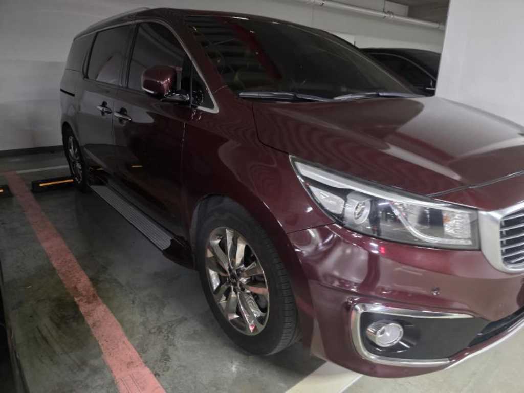 KIA Carnival - Vista 4