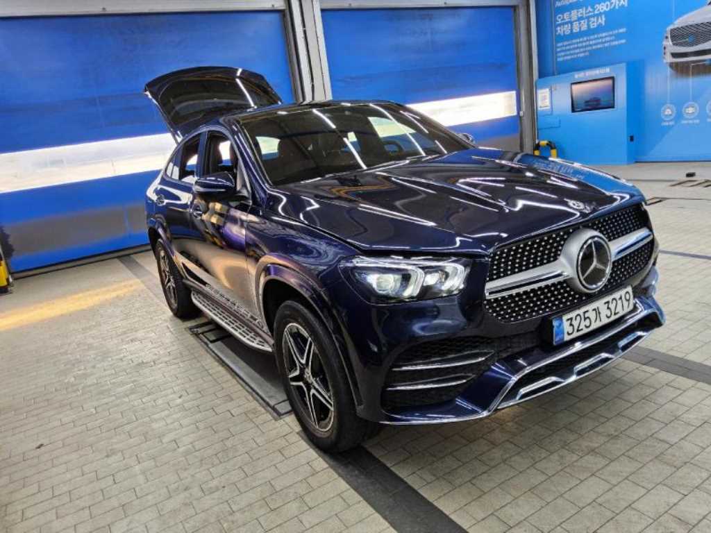 Mercedes Benz GLE Class - Vista 3