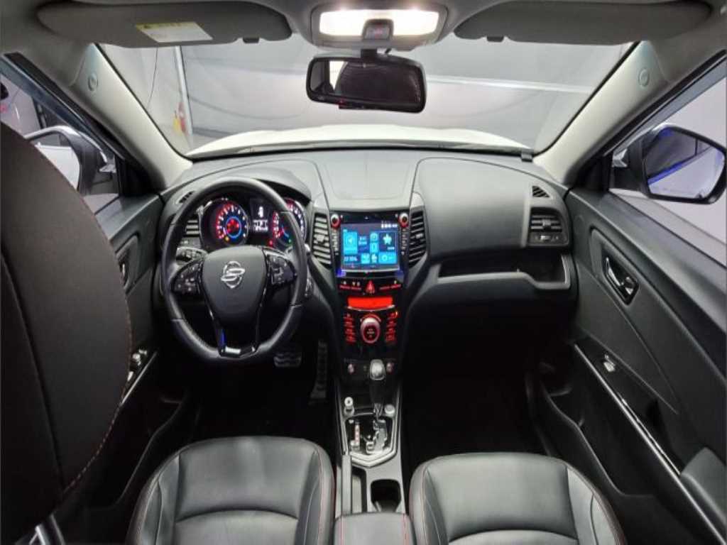 Ssangyong Tivoli - Vista 9