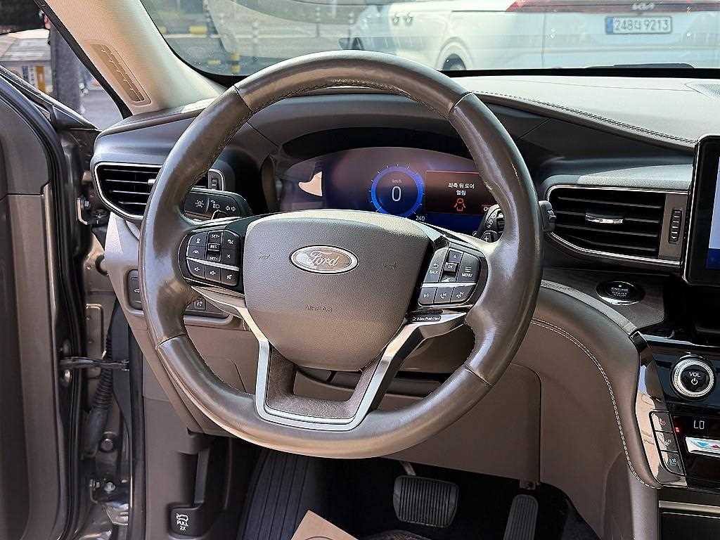 Ford Explorer - Vista 8