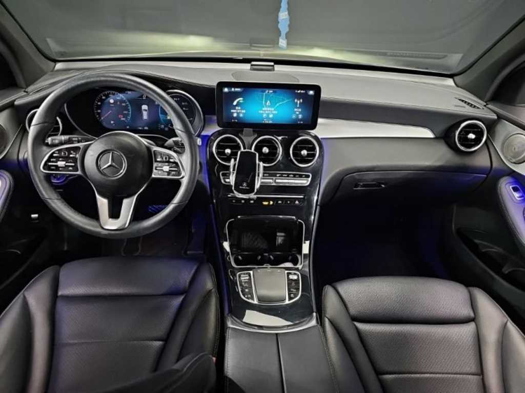 Mercedes Benz GLC Class - Vista 5