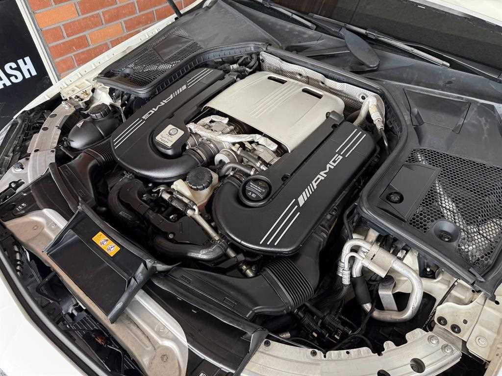 Mercedes Benz C Class - Vista 5