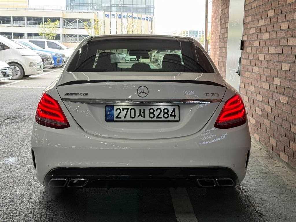 Mercedes Benz C Class - Vista 4