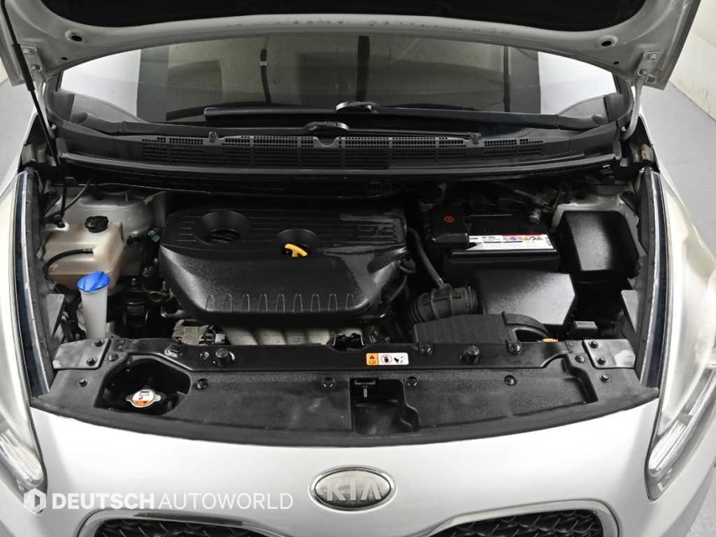 KIA Carens - Vista 7