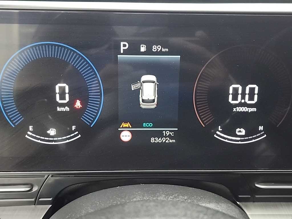 HYUNDAI Kona - Vista 6