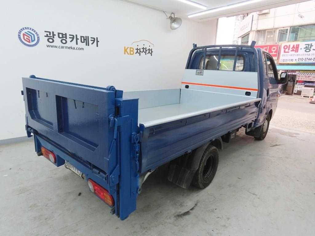 Small Truck Cargo (small) - Vista 3