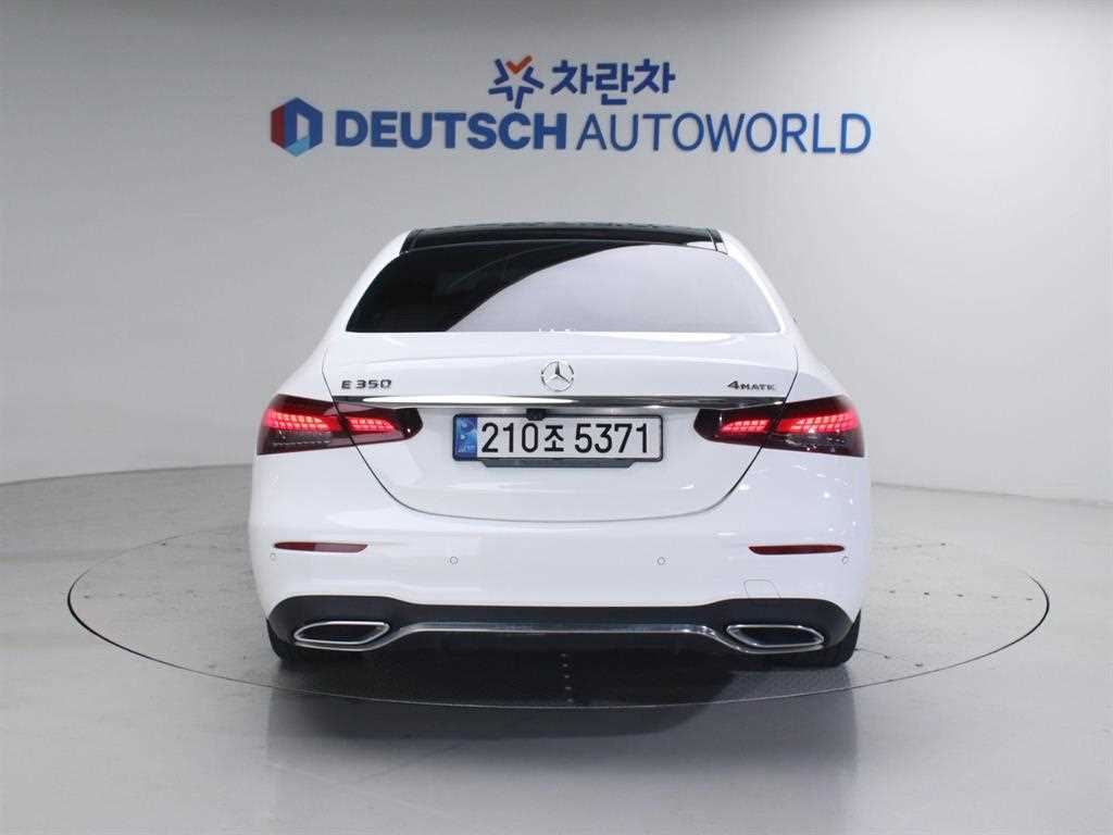 Mercedes Benz E class - Vista 4