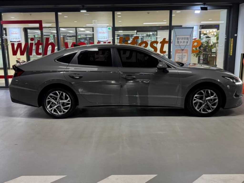 HYUNDAI Sonata - Vista 3