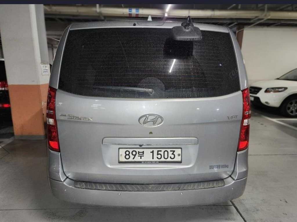 HYUNDAI Starex - Vista 2