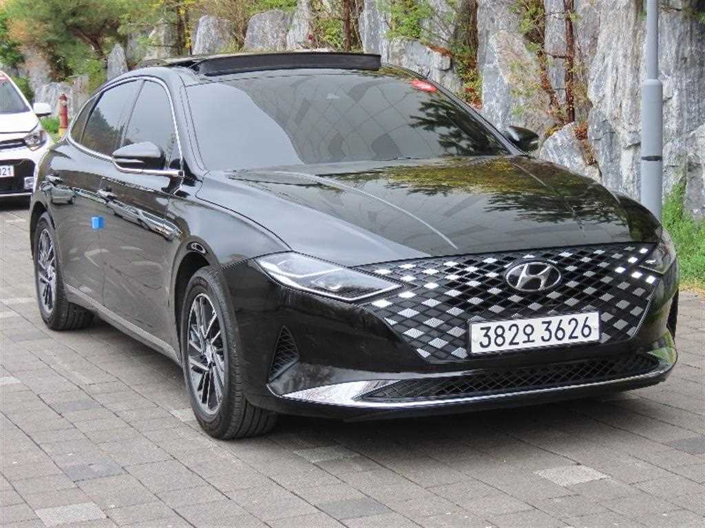 HYUNDAI Grandeur - Vista 2