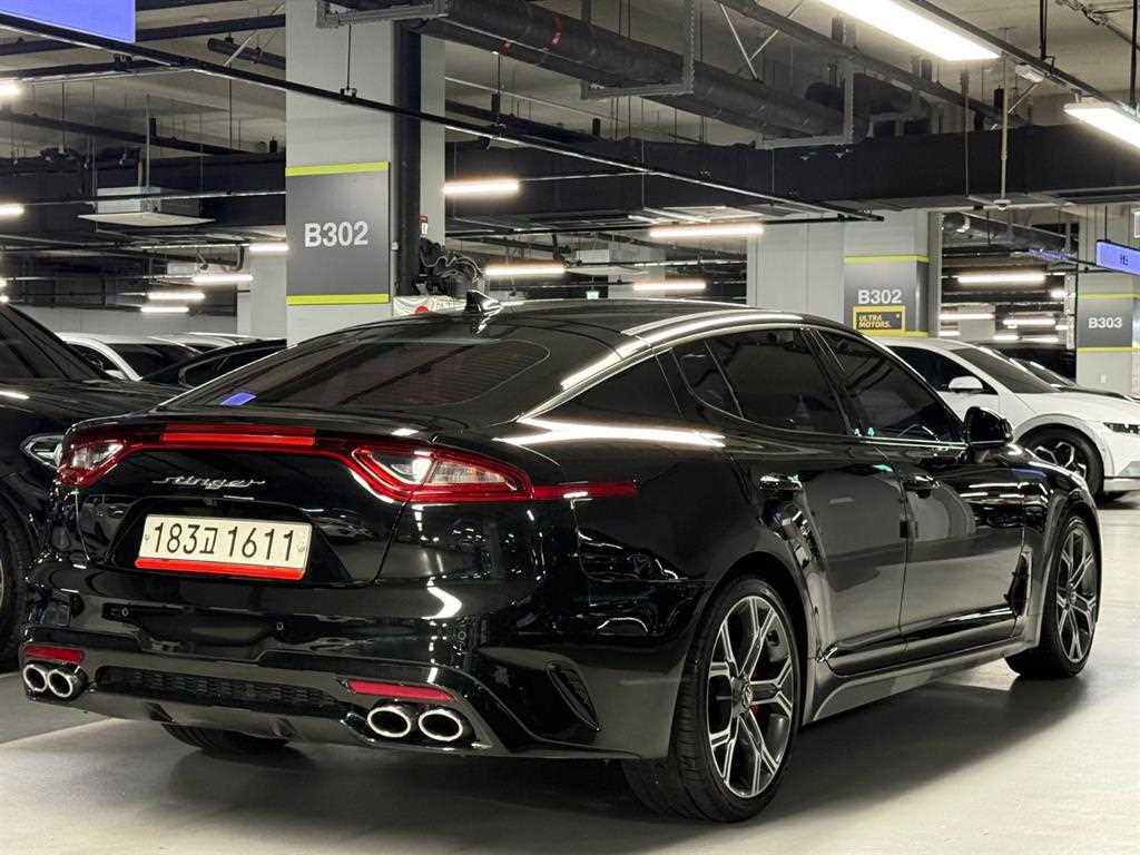 KIA Stinger - Vista 6