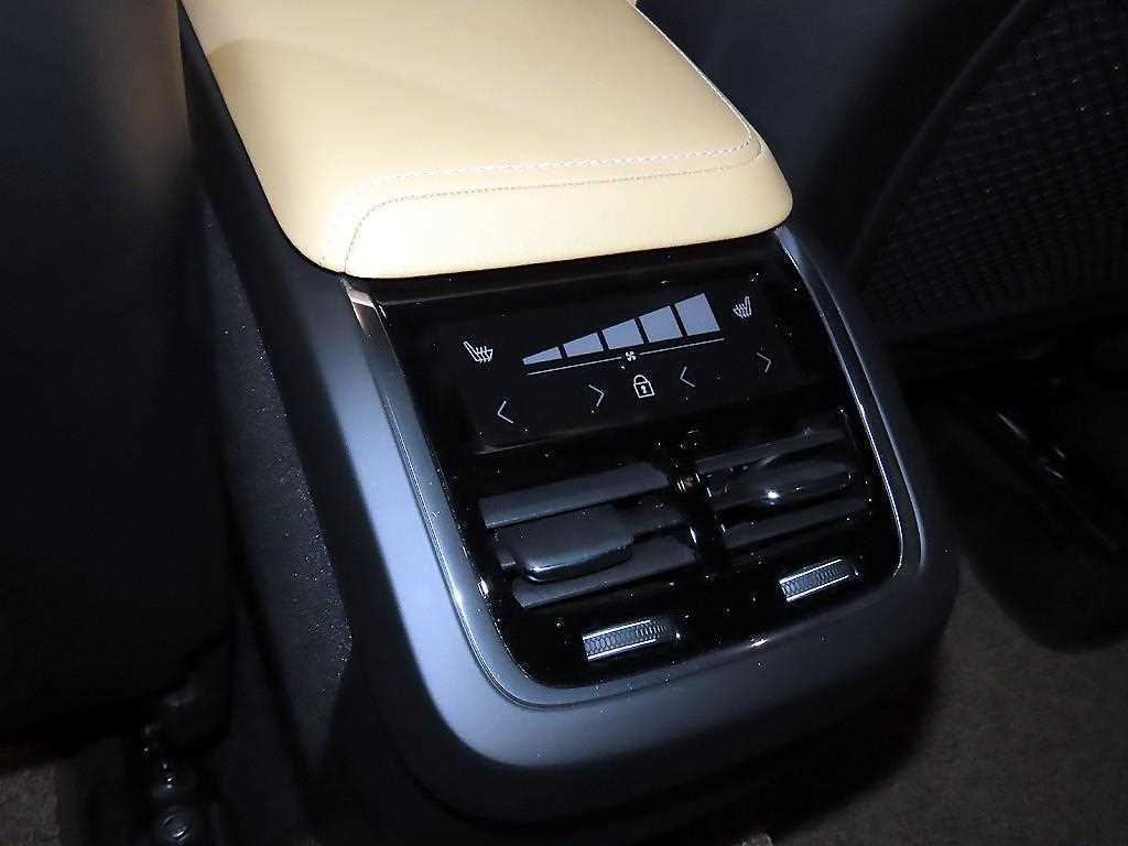 Volvo XC60 2022 Blanco - Importación desde Corea - HF Imports Iquique - Foto 15