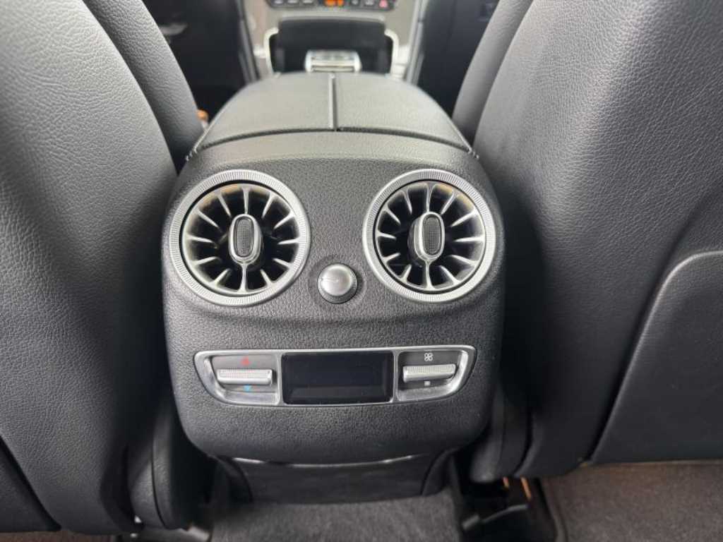 Mercedes Benz GLC Class - Vista 12