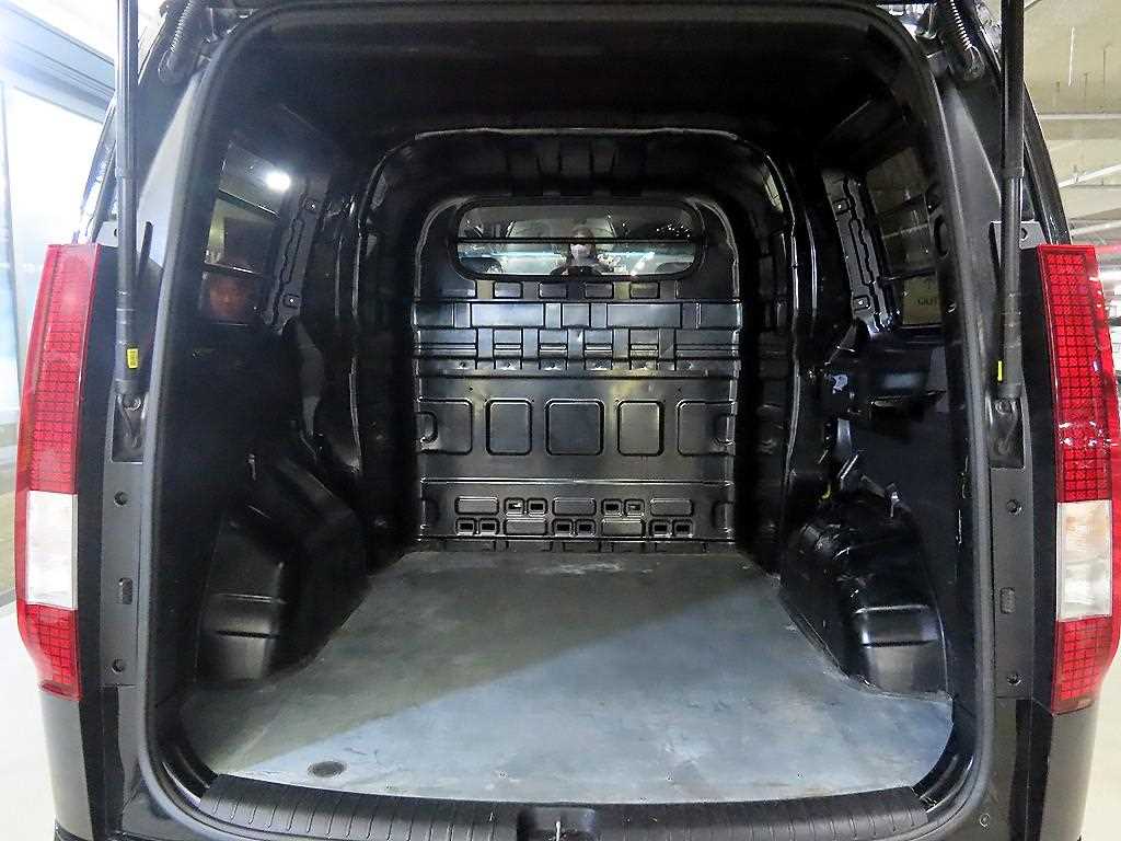 HYUNDAI Staria 2022 Negro - Importación desde Corea - HF Imports Iquique - Foto 17