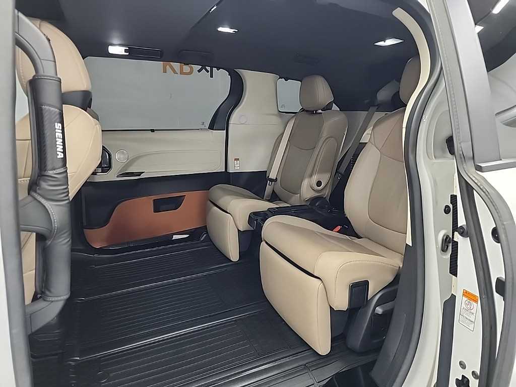 Toyota Siena - Vista 12