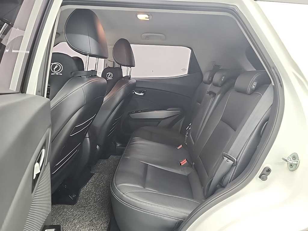 Ssangyong Tivoli - Vista 12